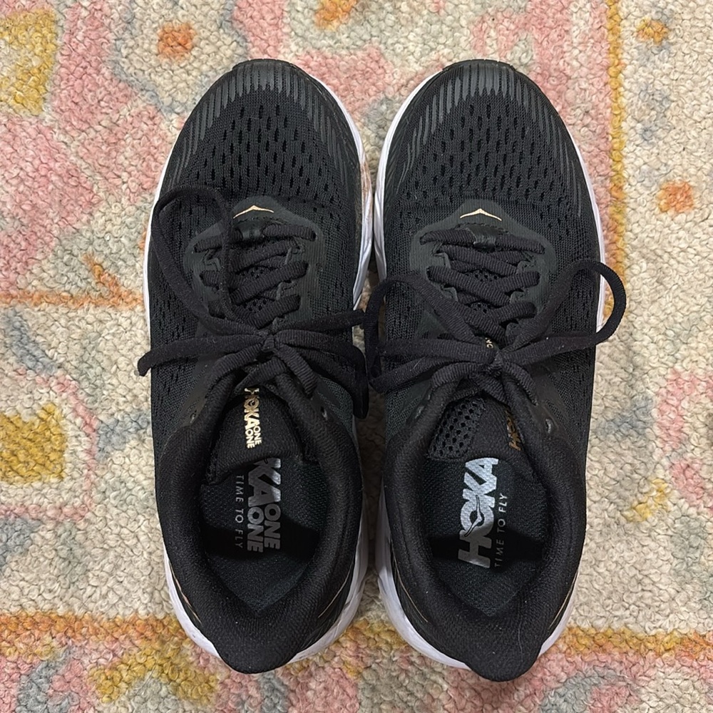 Hoka Clifton 7 Black/White Size 6 - Picture 2 of 3
